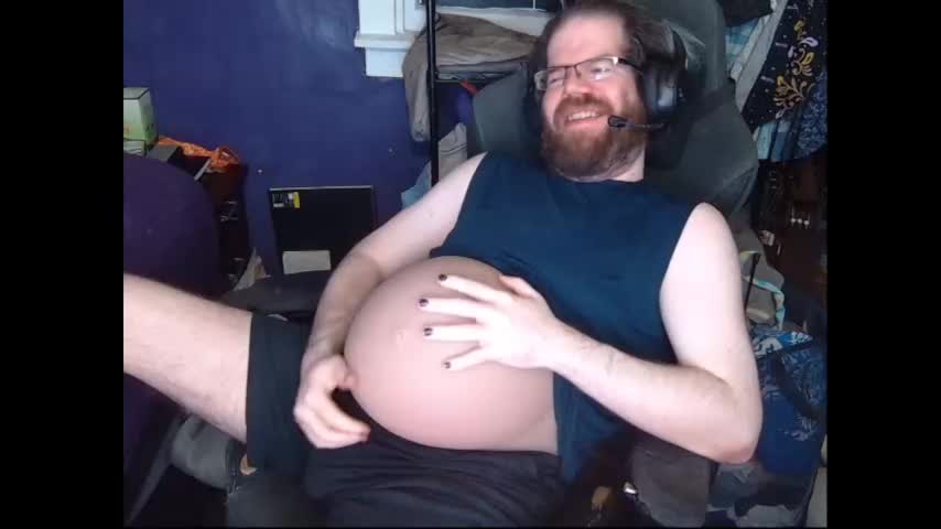 pregnantpup's Live Cam