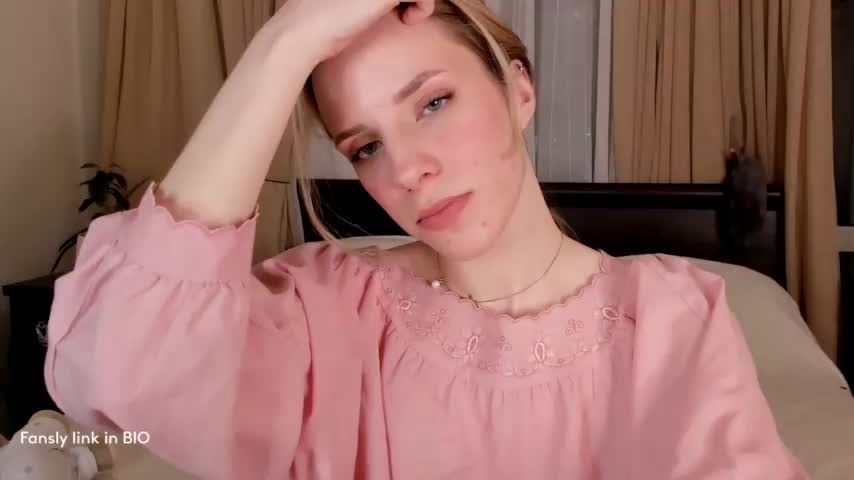 my name Imo  Fansly https://fans.ly/r/imogensy's Live Cam