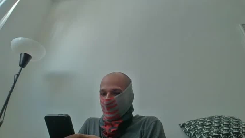 Scarf guy's Live Cam