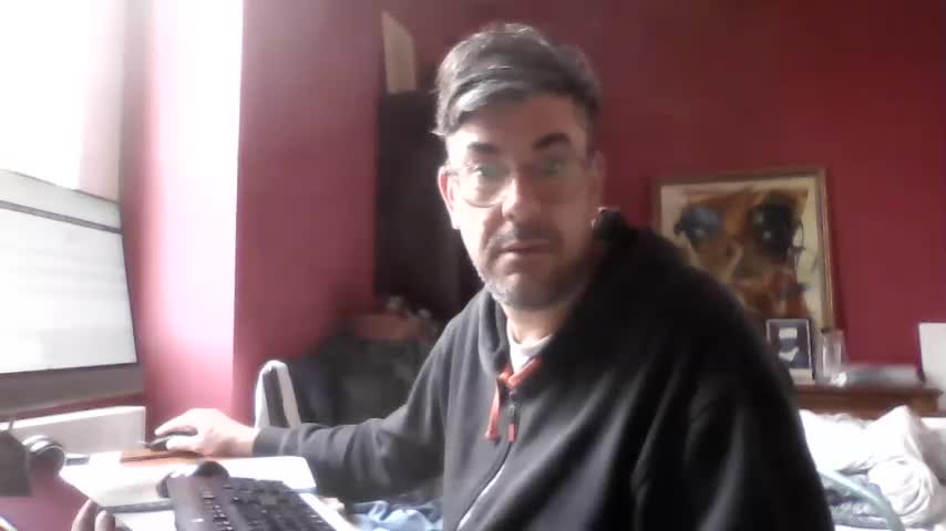 frenchpapalover's Live Cam