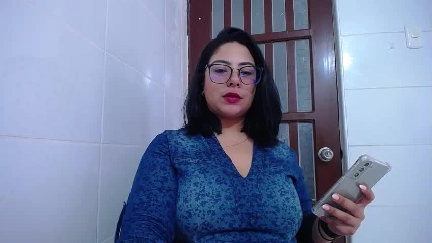 Ally horario Colomb 8:Am to 1pm /  6pm a 11pm's Live Cam